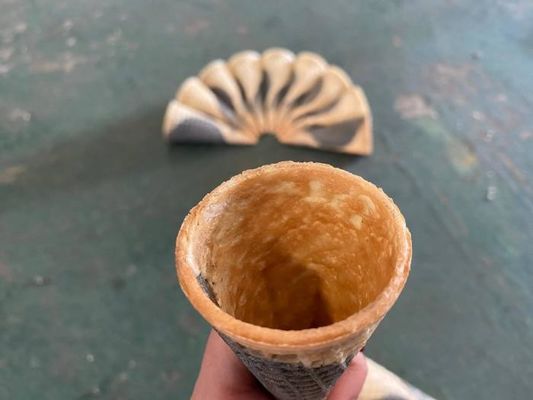 ভালো দাম 4000 পিসি / ঘন্টা আইসক্রিম ওয়াফল চিনি শঙ্কু উত্পাদনের লাইন অনলাইন